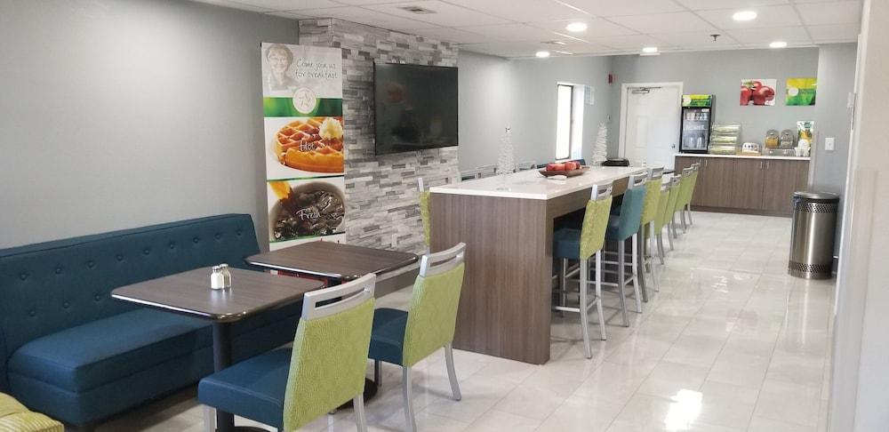 Quality Inn Pelham I-65 Exit 246 Εξωτερικό φωτογραφία