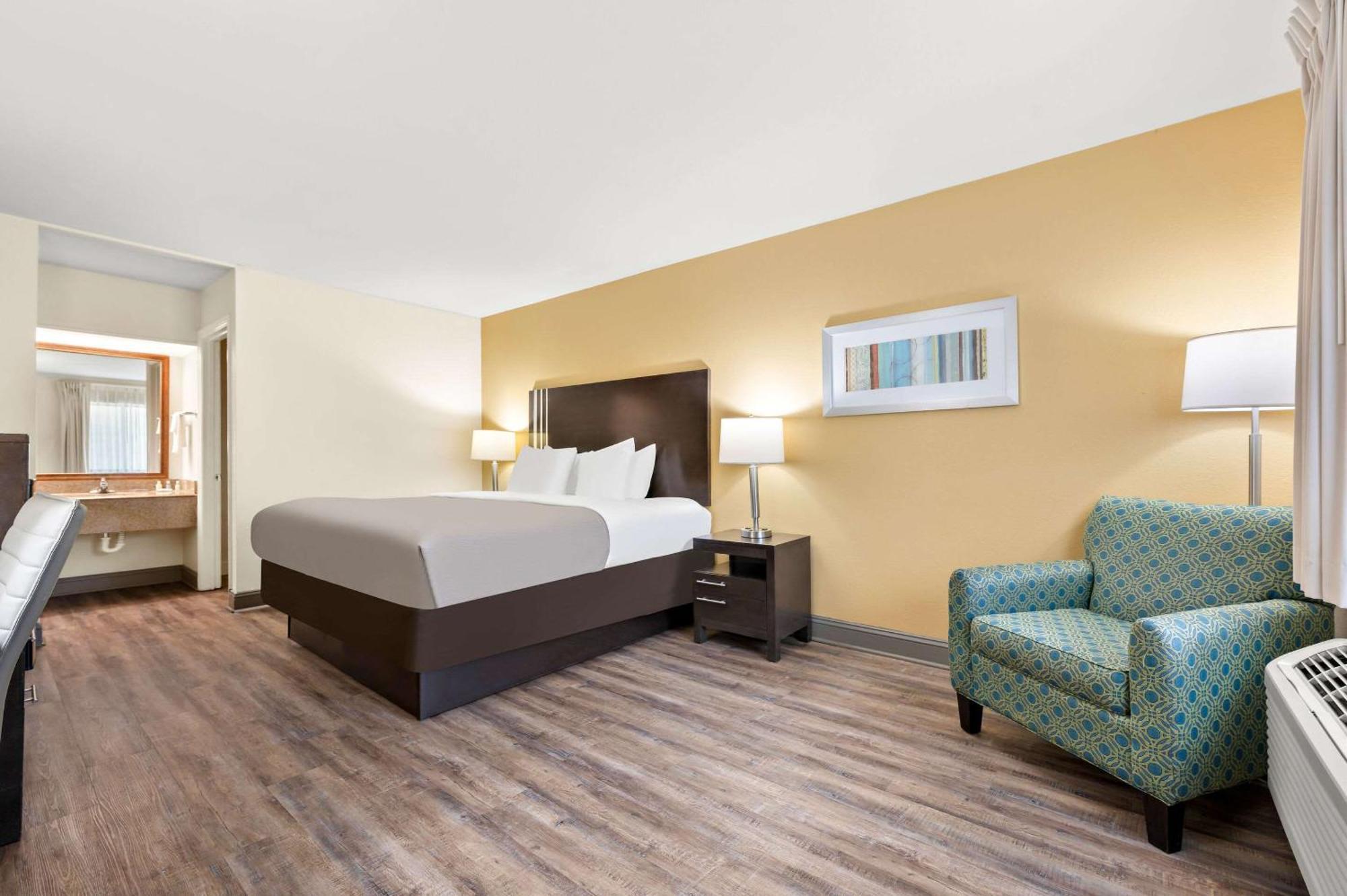 Quality Inn Pelham I-65 Exit 246 Εξωτερικό φωτογραφία